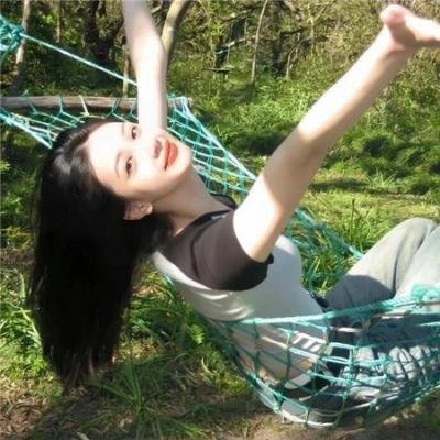 蒂拉和兰妮劫火车